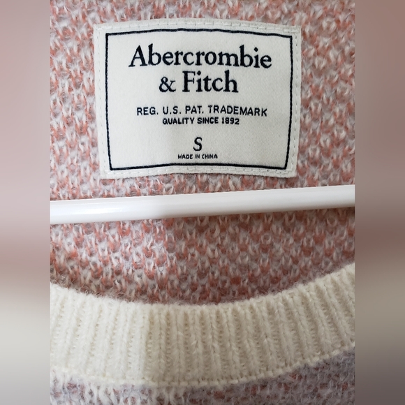 Abercrombie & Fitch Plaid Crew Sweater Pink Patter Size S Women's - Picture 5 of 11